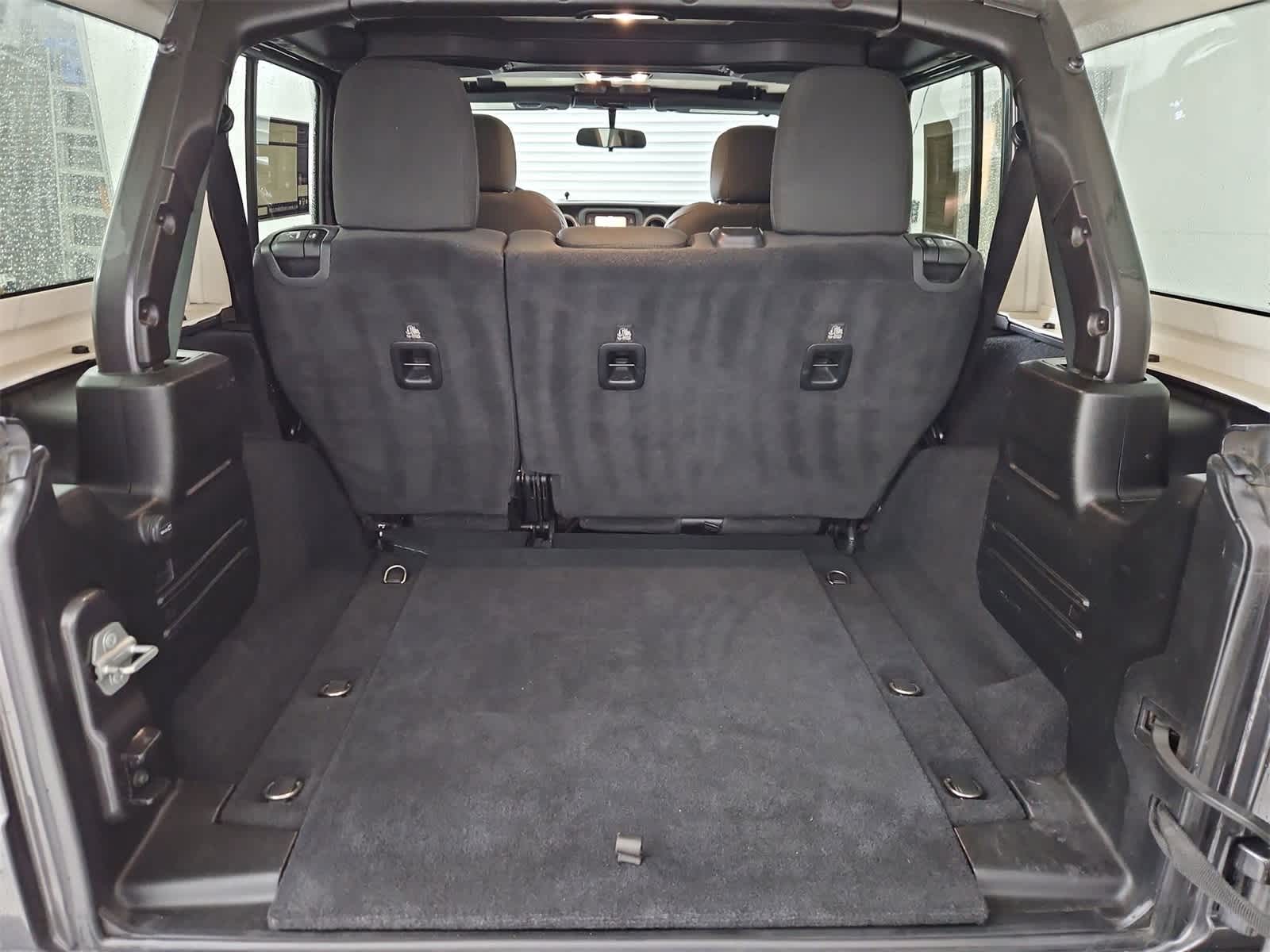 Thumbnail: 2020 Jeep Wrangler - 36