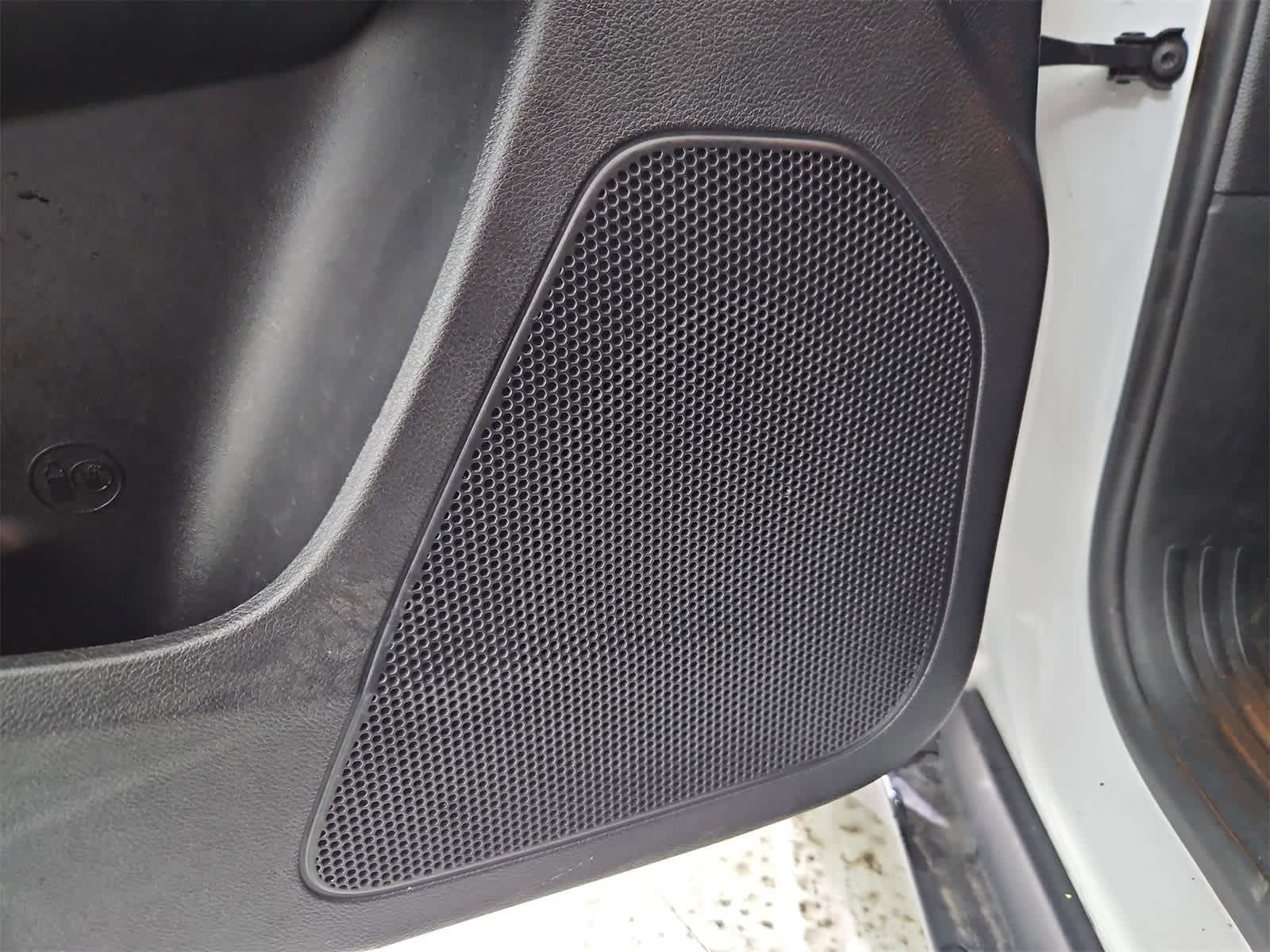 Thumbnail: 2019 Jeep Cherokee - 30