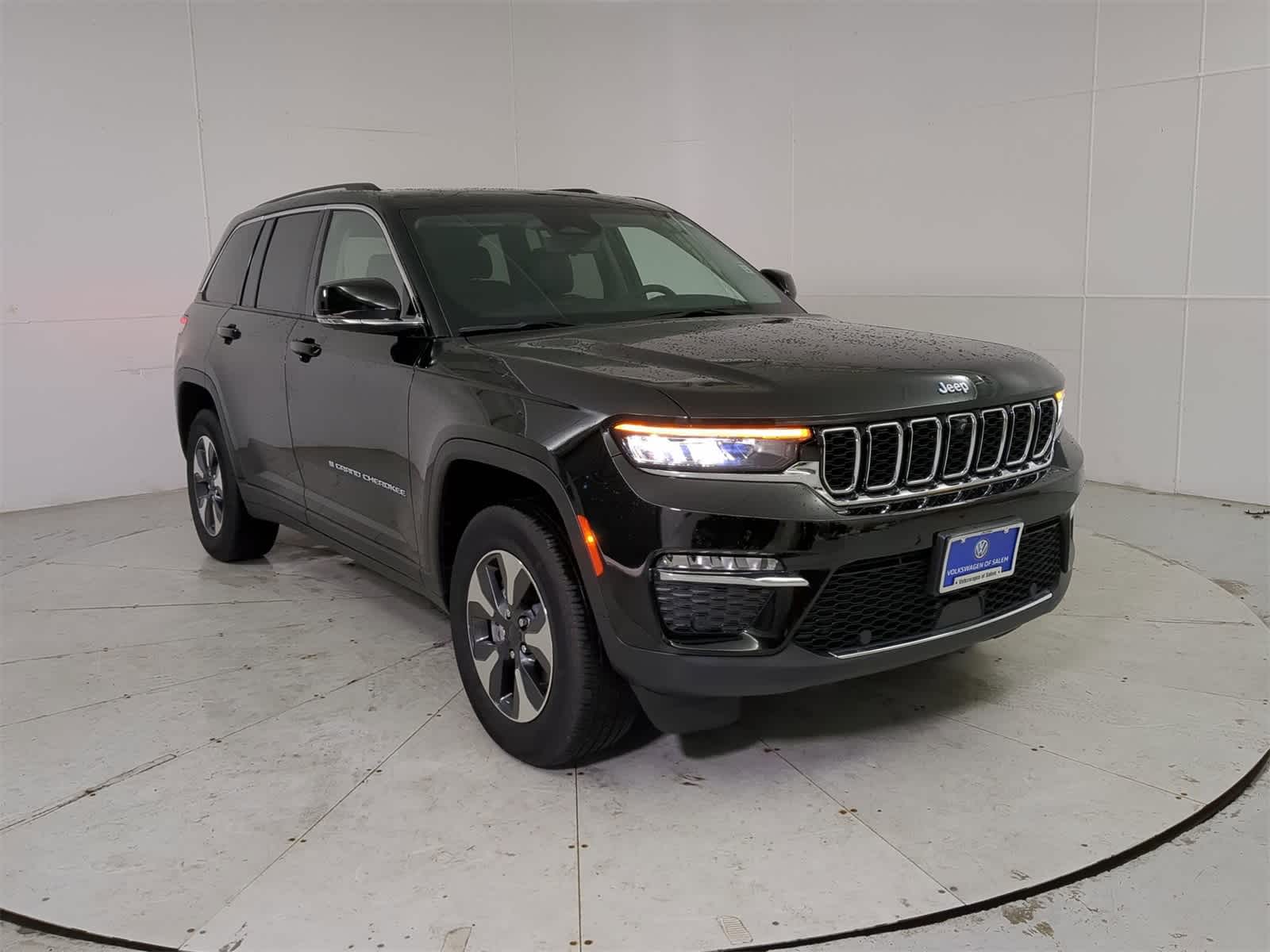 Thumbnail: 2023 Jeep Grand Cherokee - 8