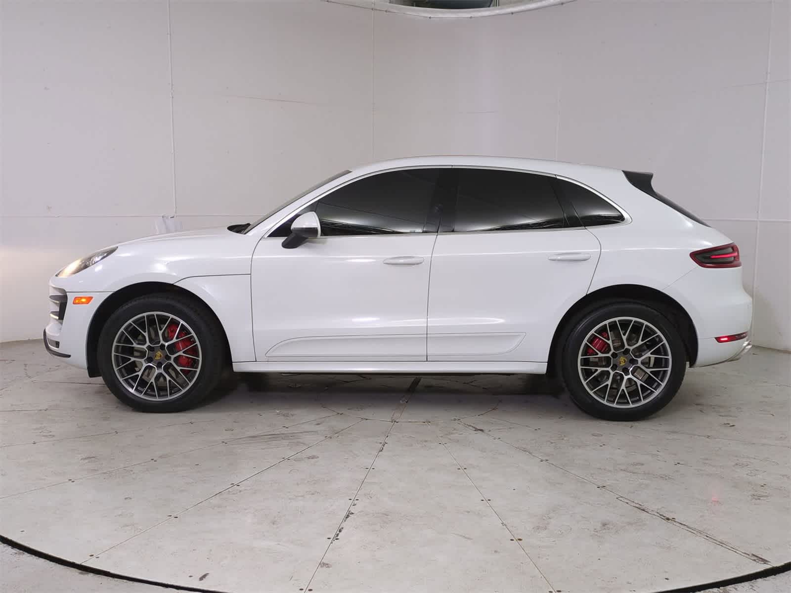 Thumbnail: 2015 Porsche Macan - 3
