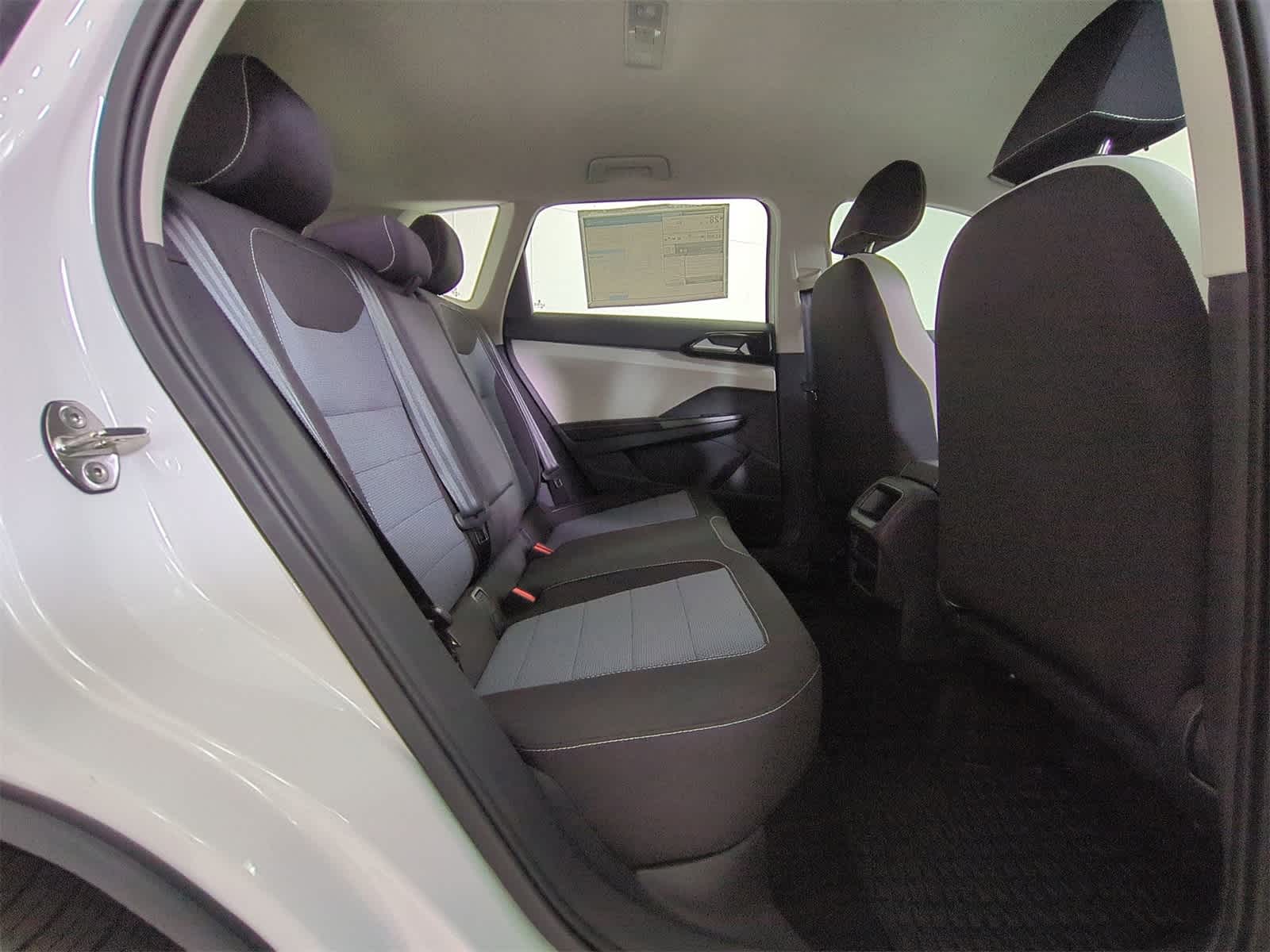 Thumbnail: 2025 Volkswagen Taos - 20