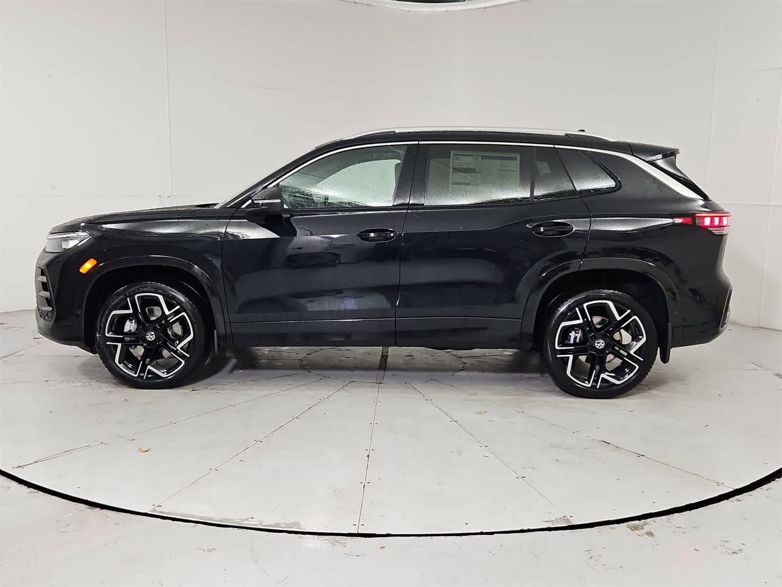 Thumbnail: 2026 Volkswagen Tiguan - 3