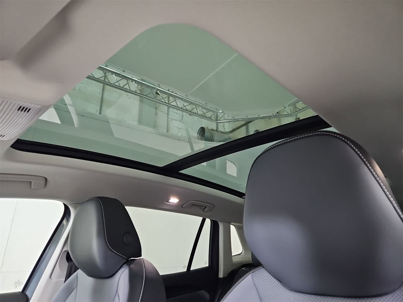 Thumbnail: 2025 Volkswagen Tiguan - 19