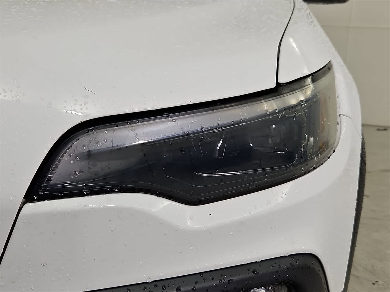 Thumbnail: 2019 Jeep Cherokee - 10