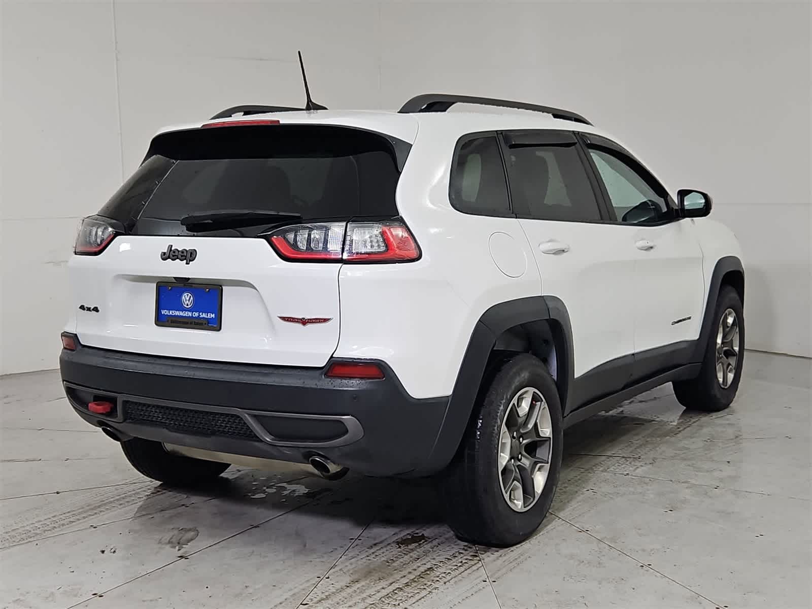 Thumbnail: 2019 Jeep Cherokee - 6