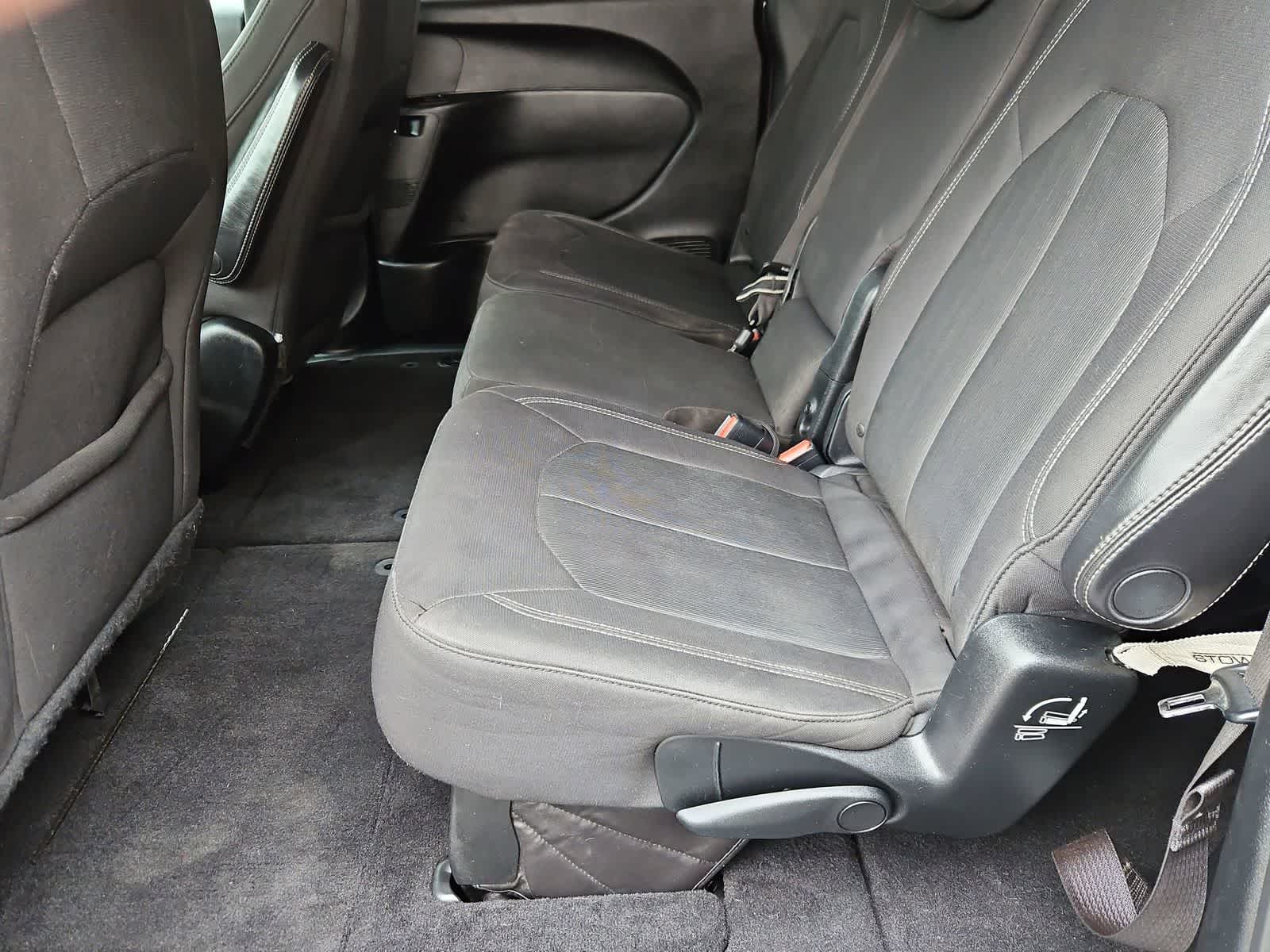 Thumbnail: 2018 Chrysler Pacifica - 19