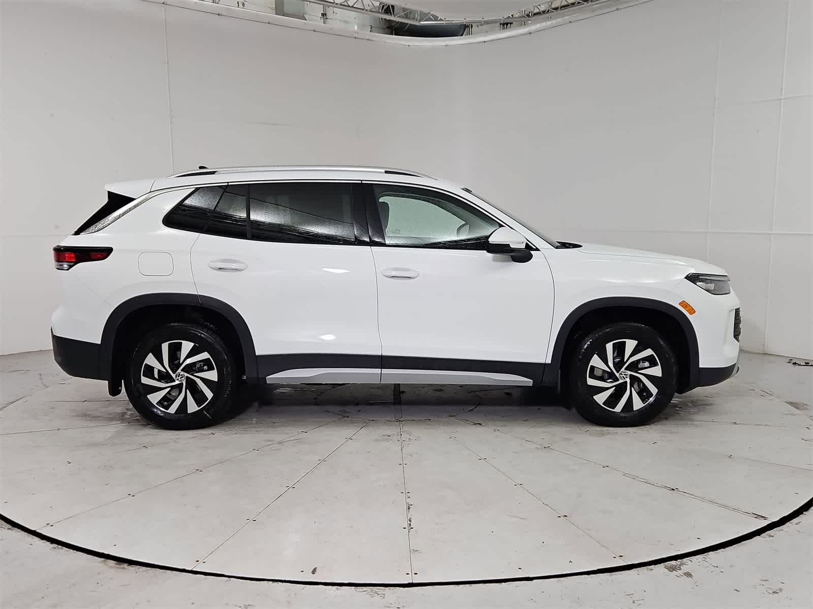 Thumbnail: 2026 Volkswagen Tiguan - 7