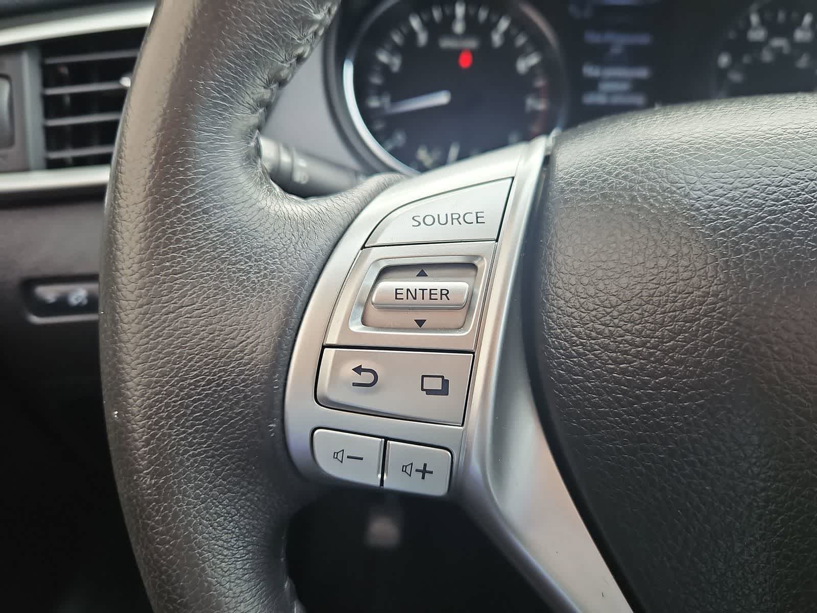 Thumbnail: 2016 Nissan Rogue - 22