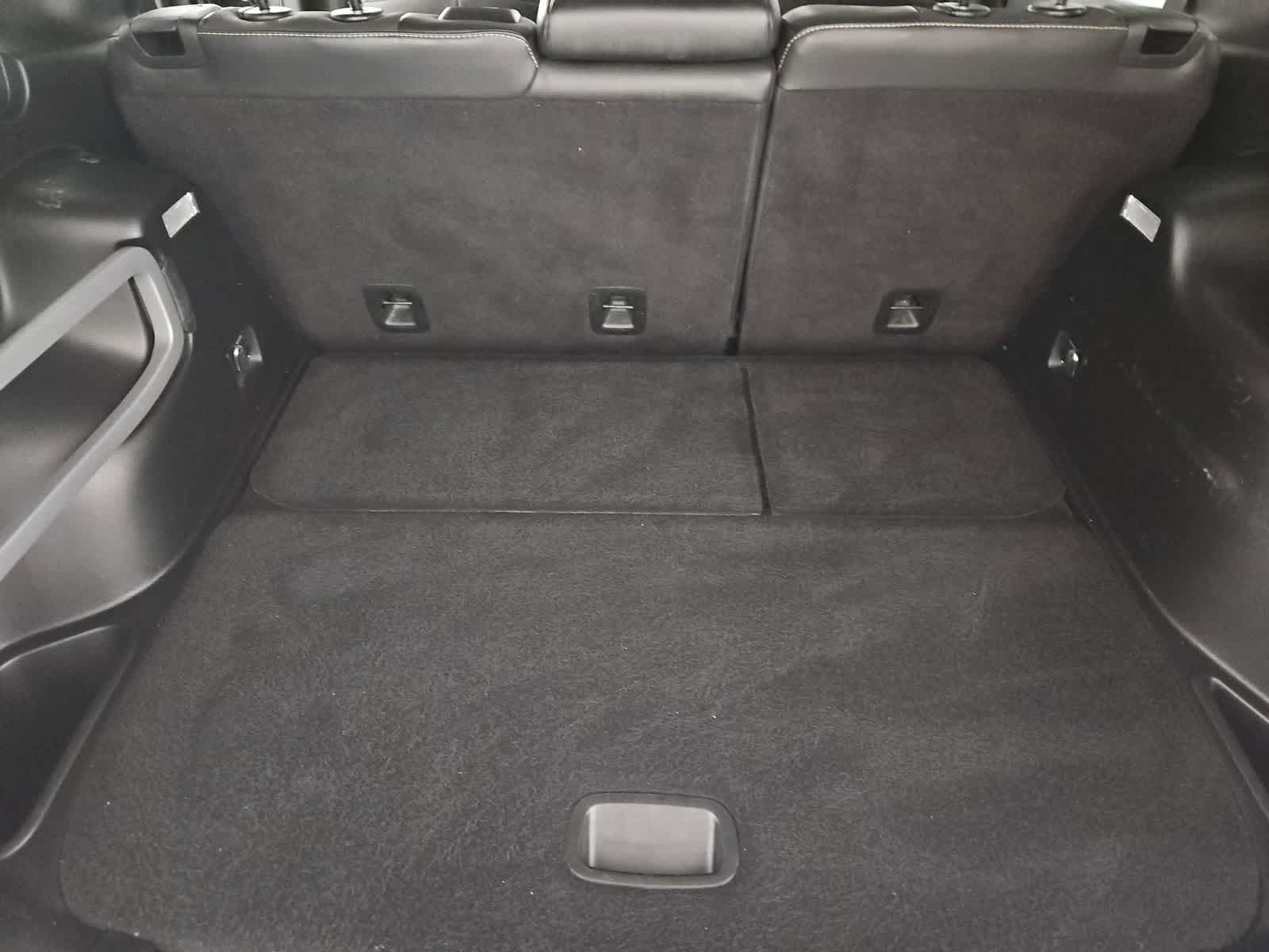 Thumbnail: 2018 Jeep Cherokee - 33