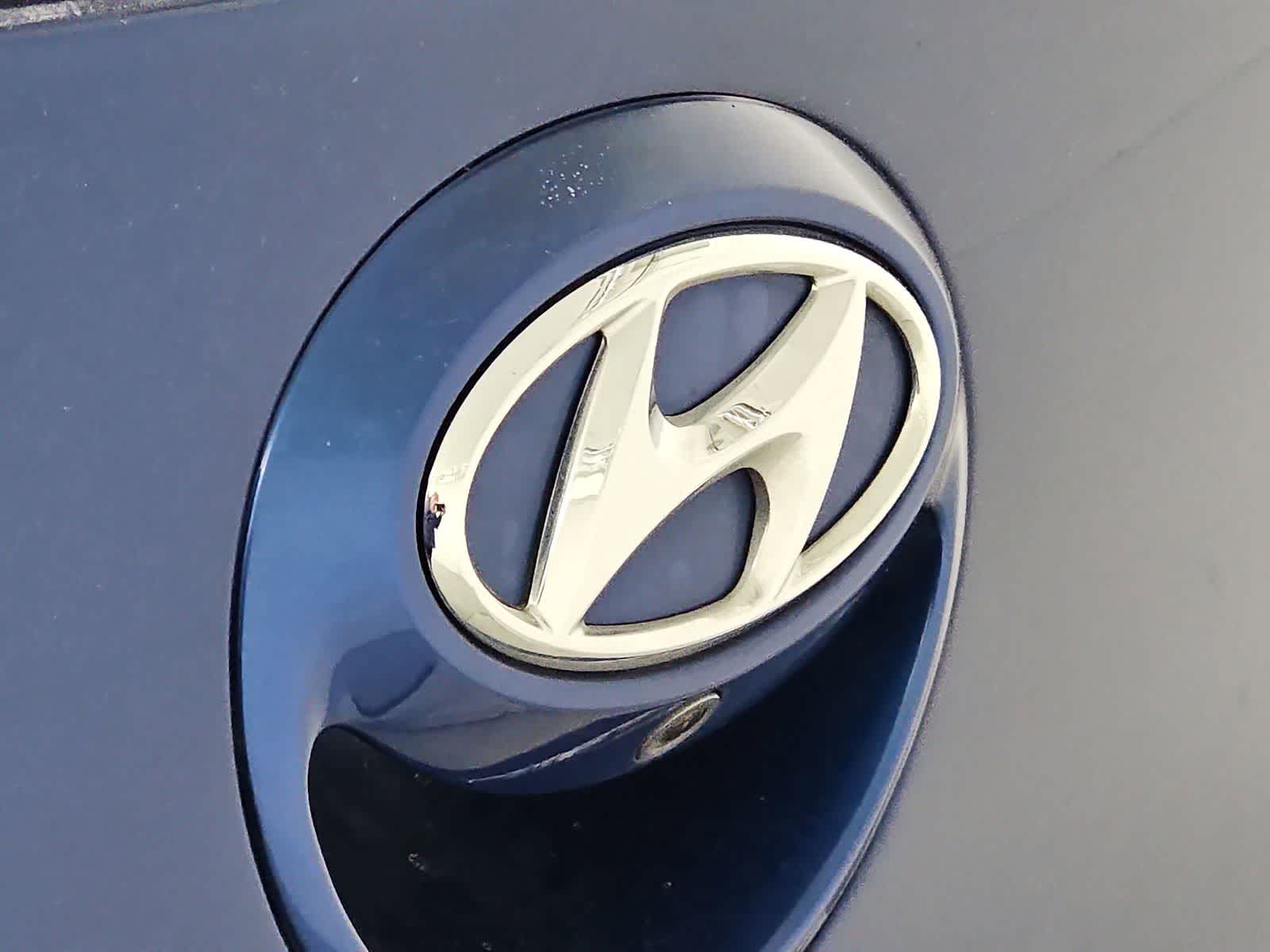 Thumbnail: 2017 Hyundai Veloster - 11