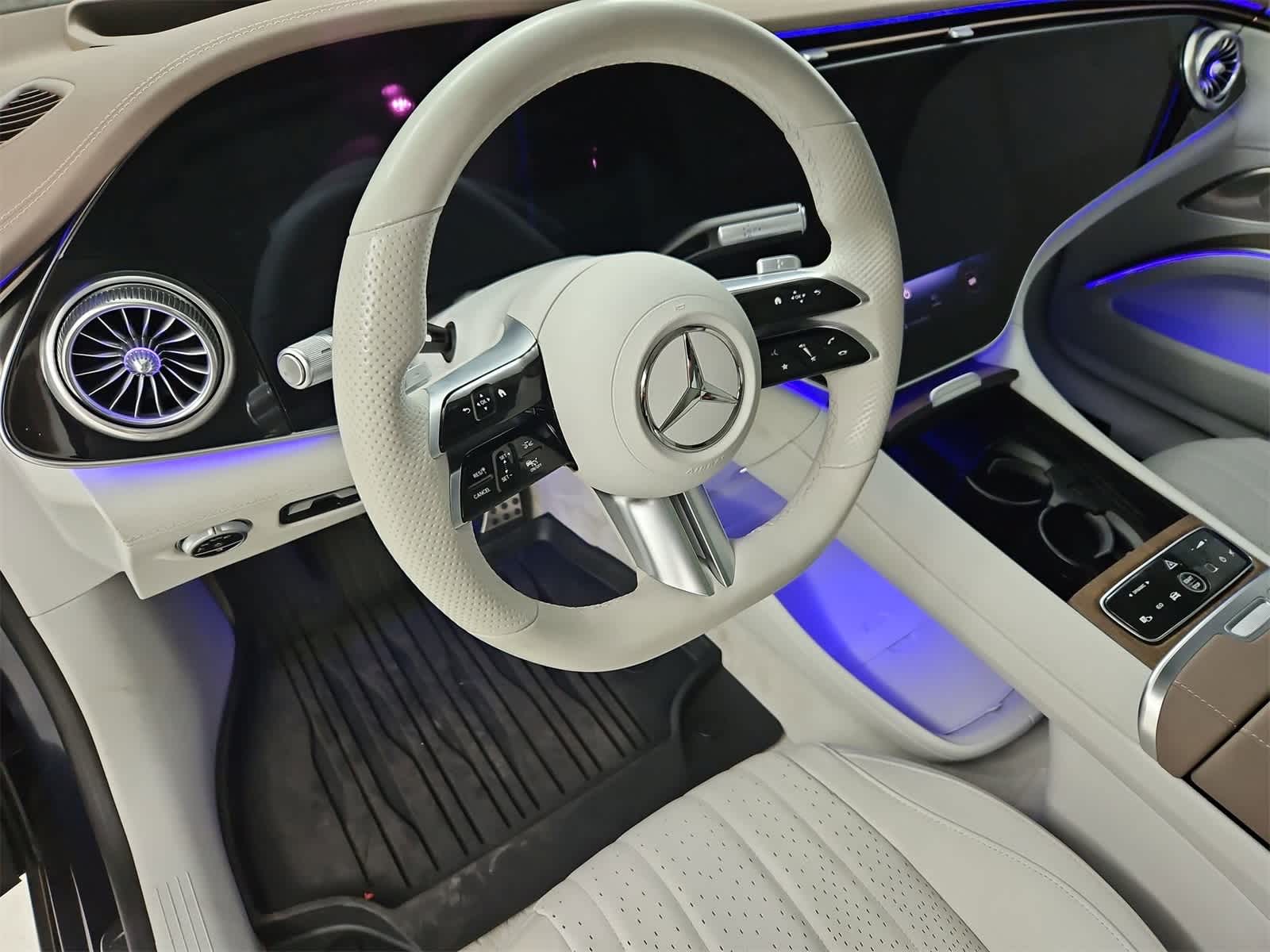 Thumbnail: 2022 Mercedes-Benz EQS - 2