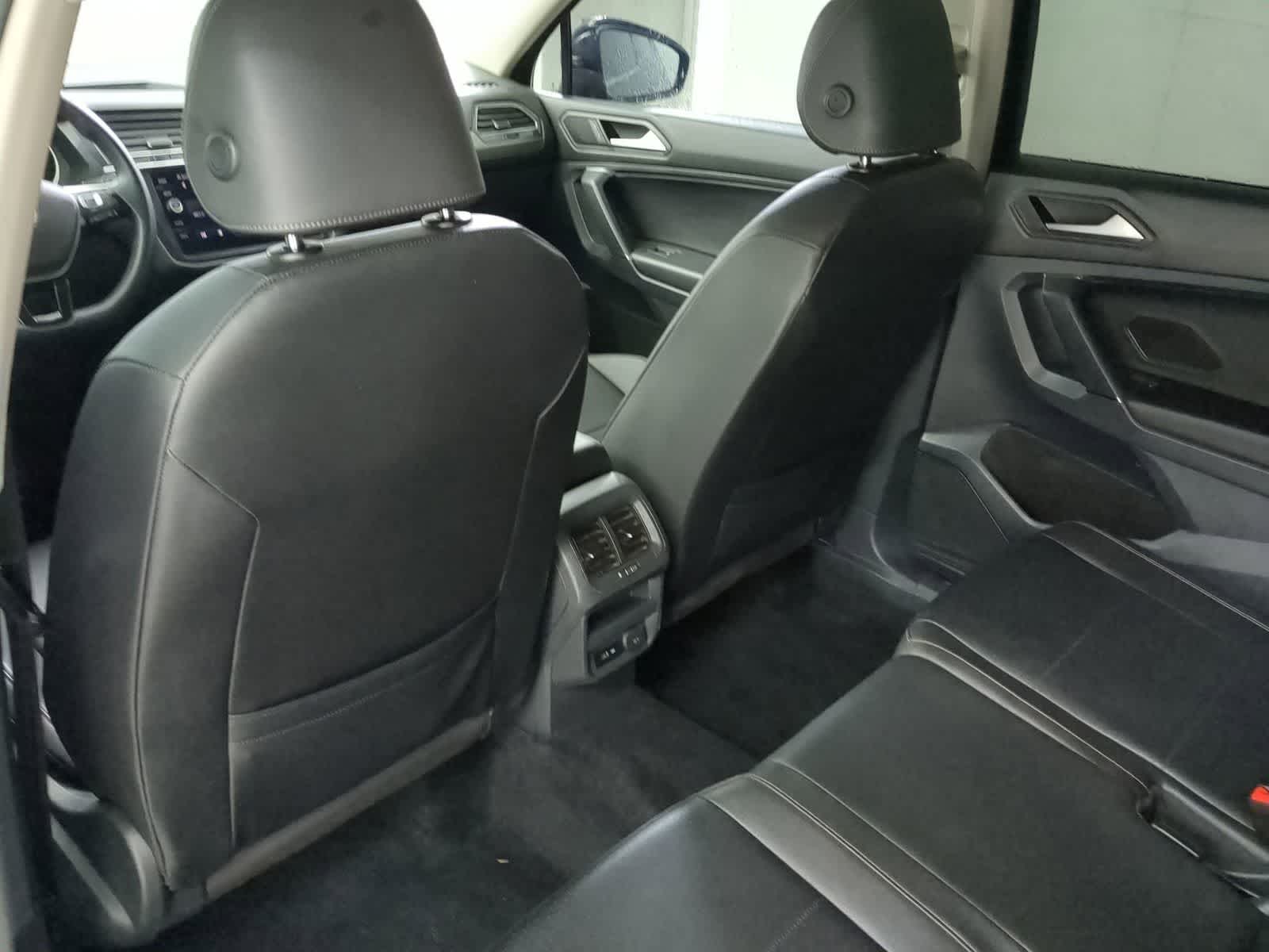 Thumbnail: 2020 Volkswagen Tiguan - 17