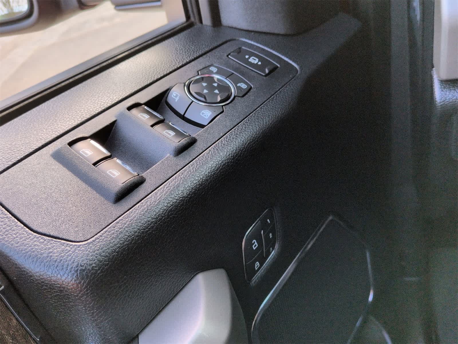 Thumbnail: 2019 Ford F-350 - 17