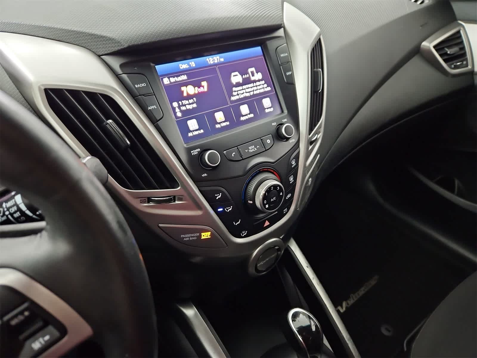 Thumbnail: 2017 Hyundai Veloster - 27