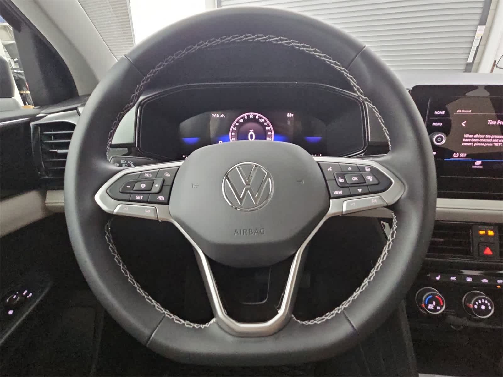 Thumbnail: 2025 Volkswagen Taos - 22