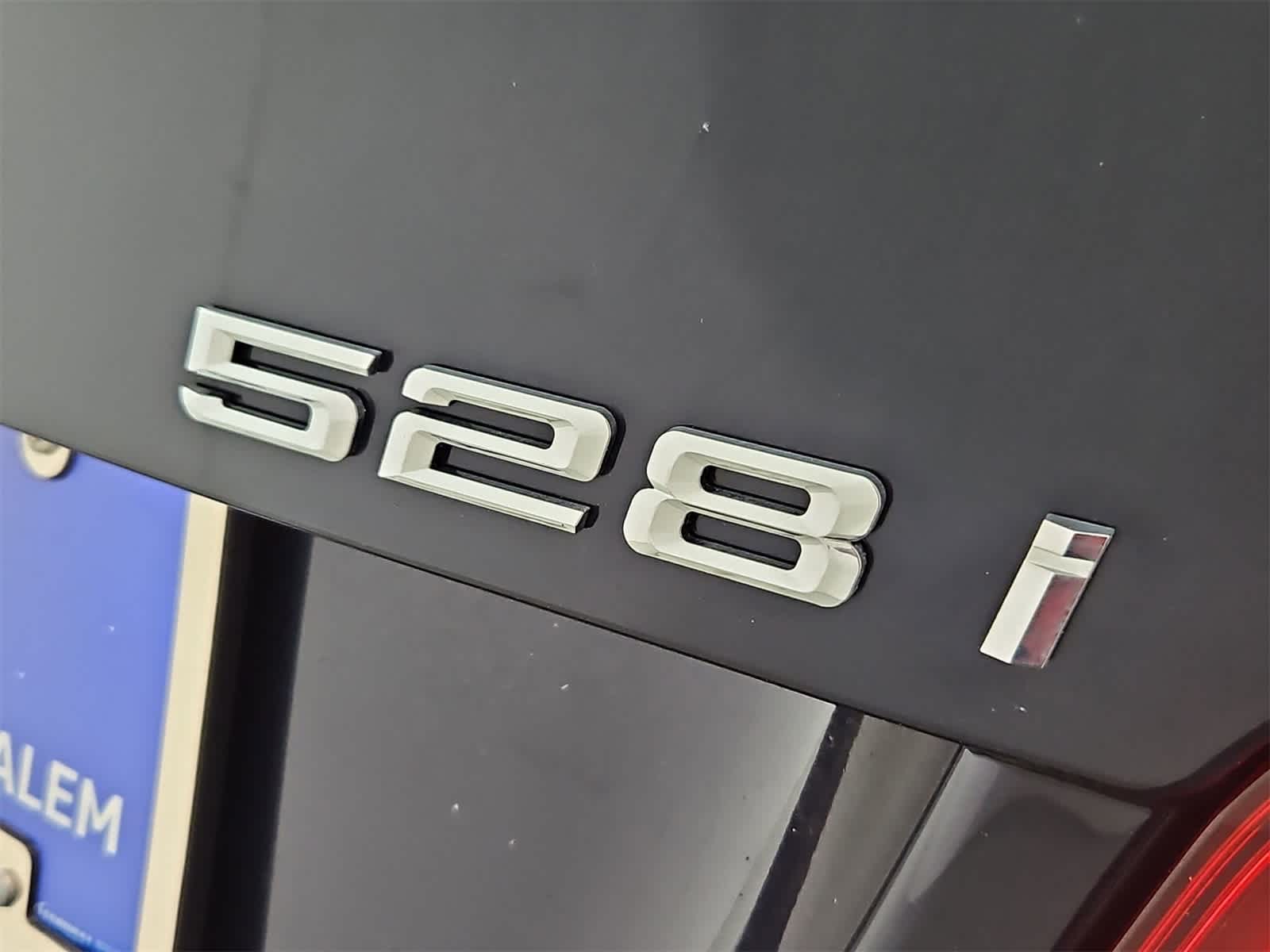 Thumbnail: 2011 BMW 5 Series - 12