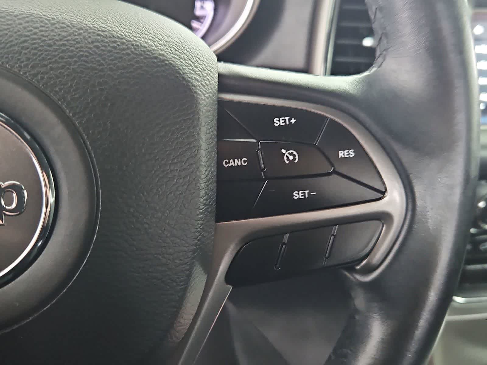 Thumbnail: 2019 Jeep Grand Cherokee - 24