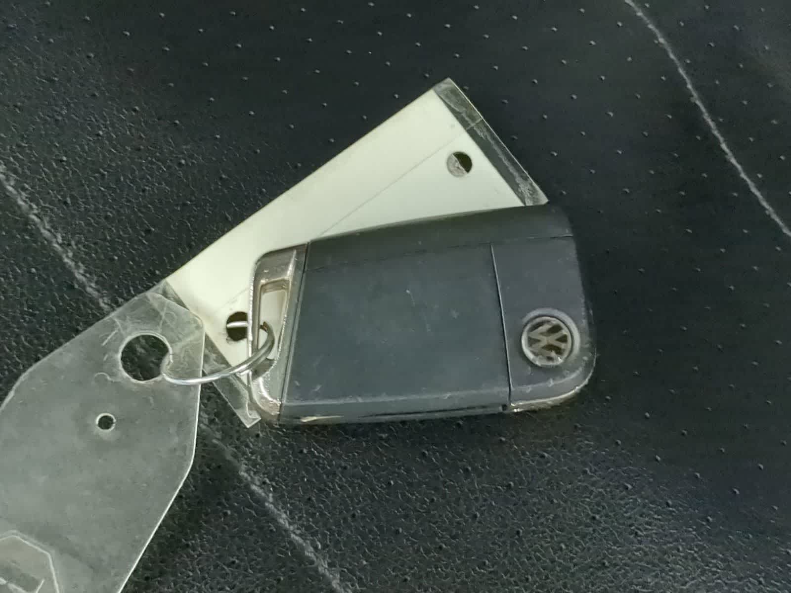 Thumbnail: 2020 Volkswagen Tiguan - 32