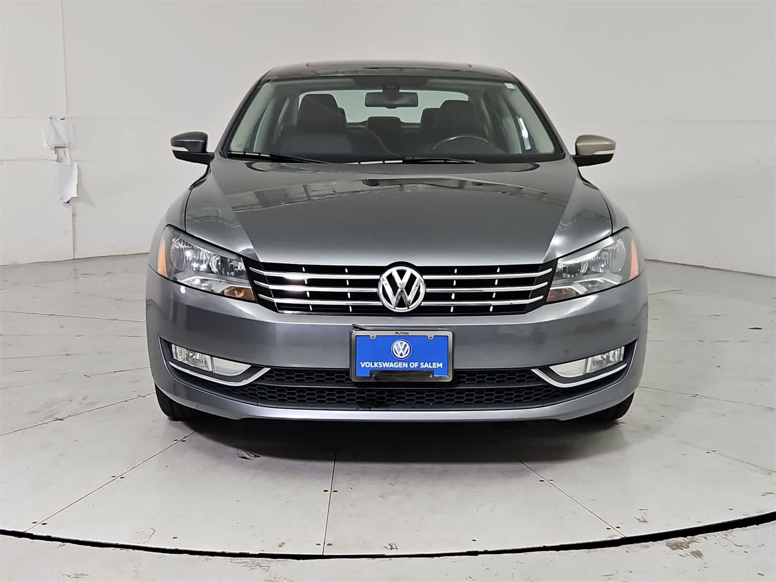 Thumbnail: 2013 Volkswagen Passat - 9
