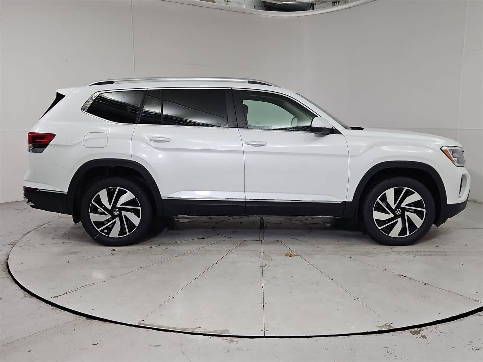 Thumbnail: 2026 Volkswagen Atlas - 7