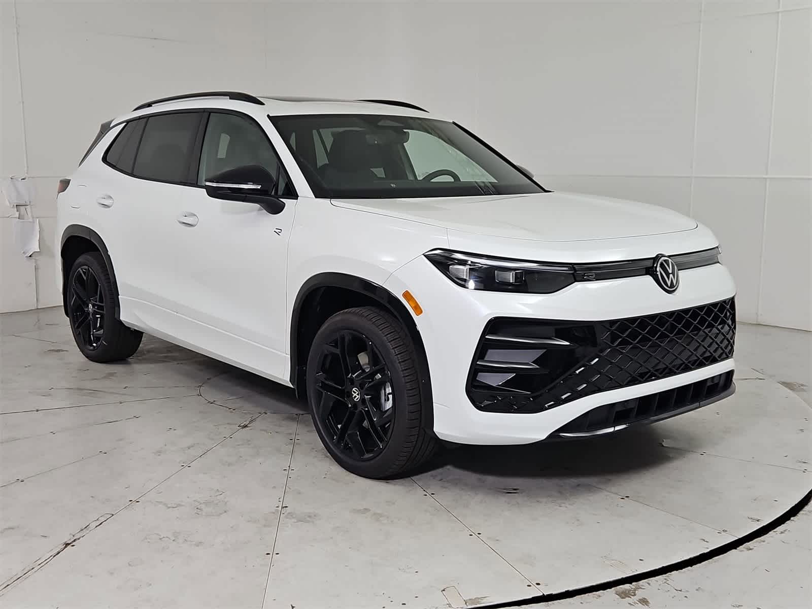 Thumbnail: 2025 Volkswagen Tiguan - 8