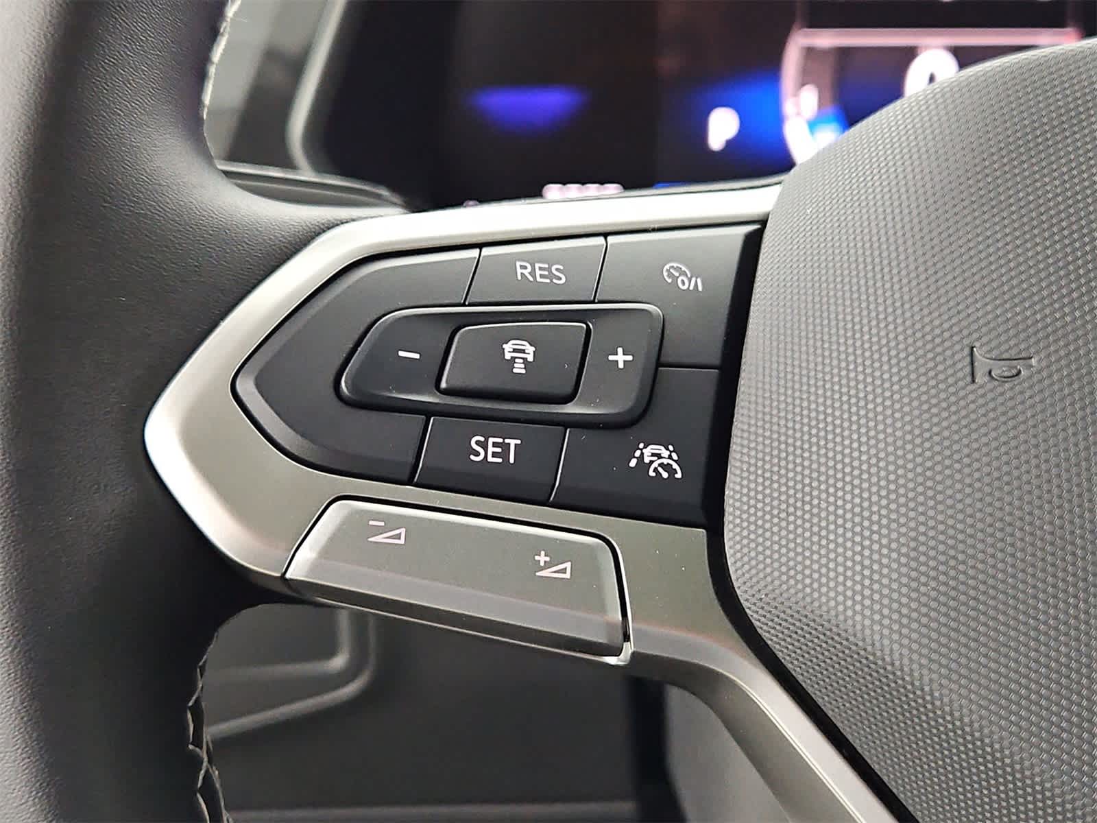 Thumbnail: 2024 Volkswagen Tiguan - 24