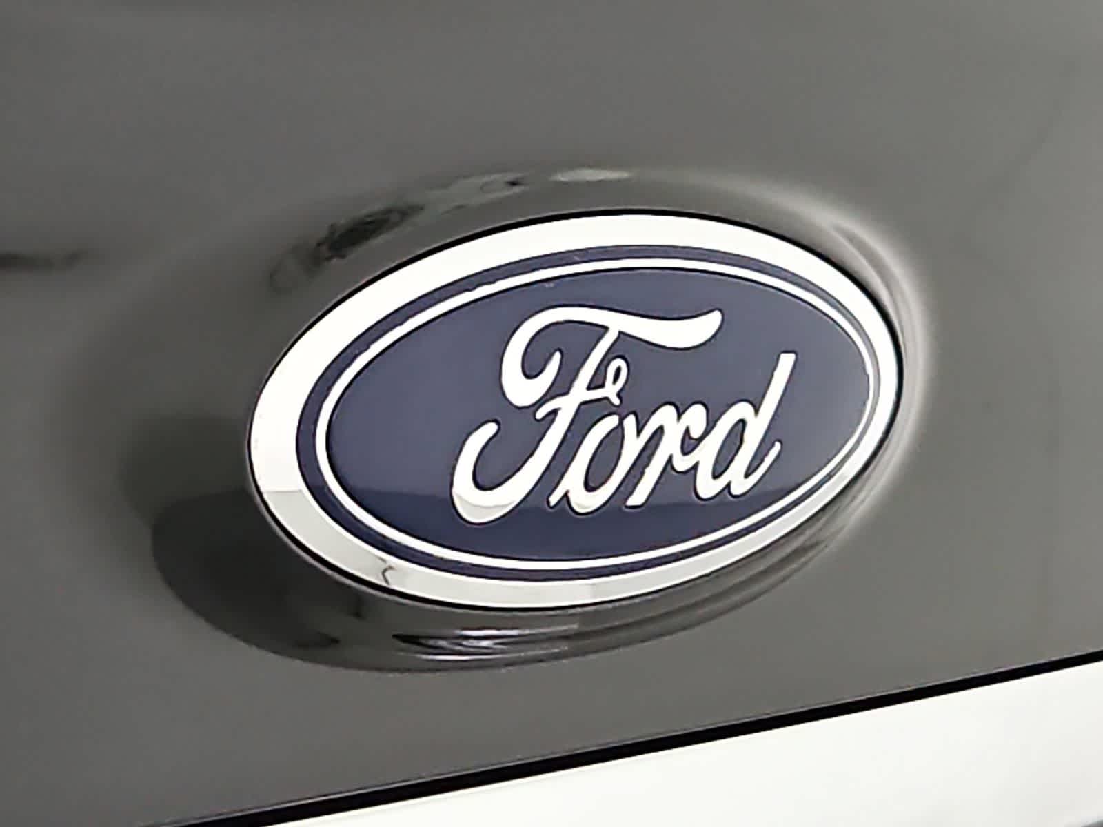 Thumbnail: 2020 Ford Edge - 10