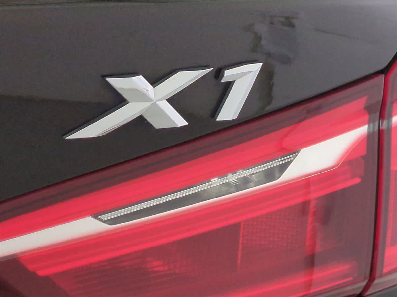 Thumbnail: 2017 BMW X1 - 11