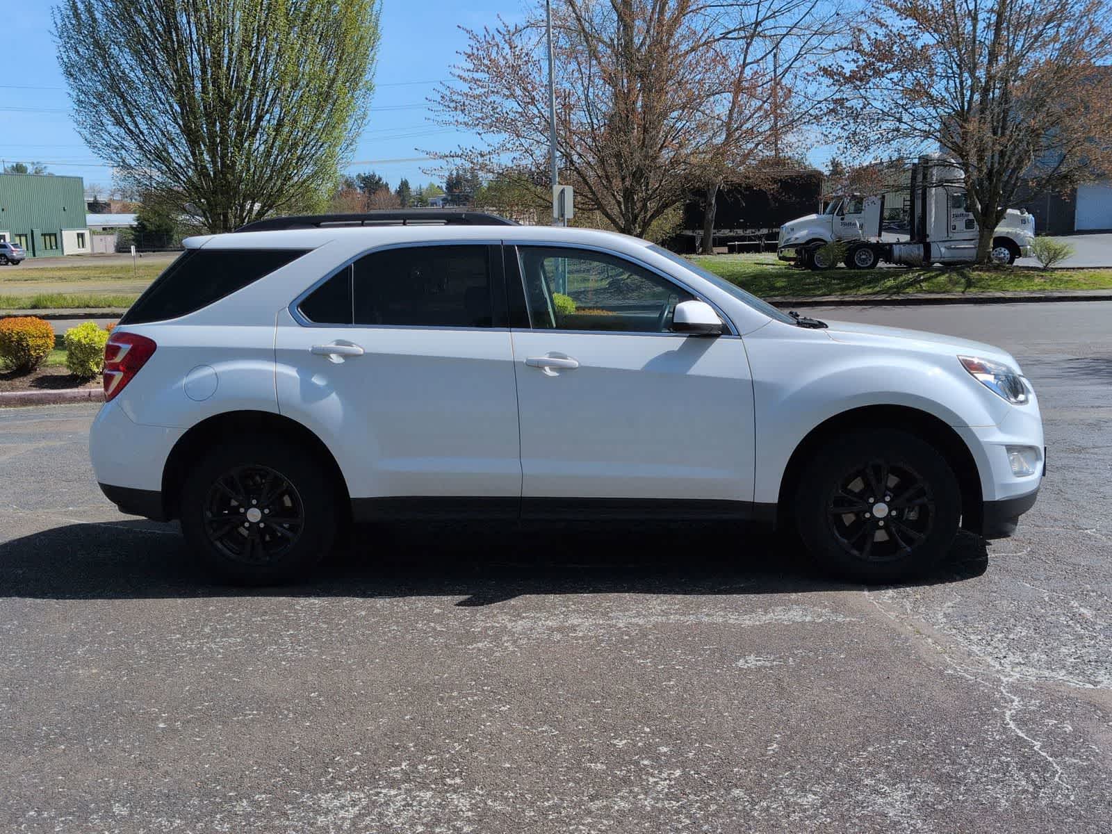 Thumbnail: 2017 Chevrolet Equinox - 7