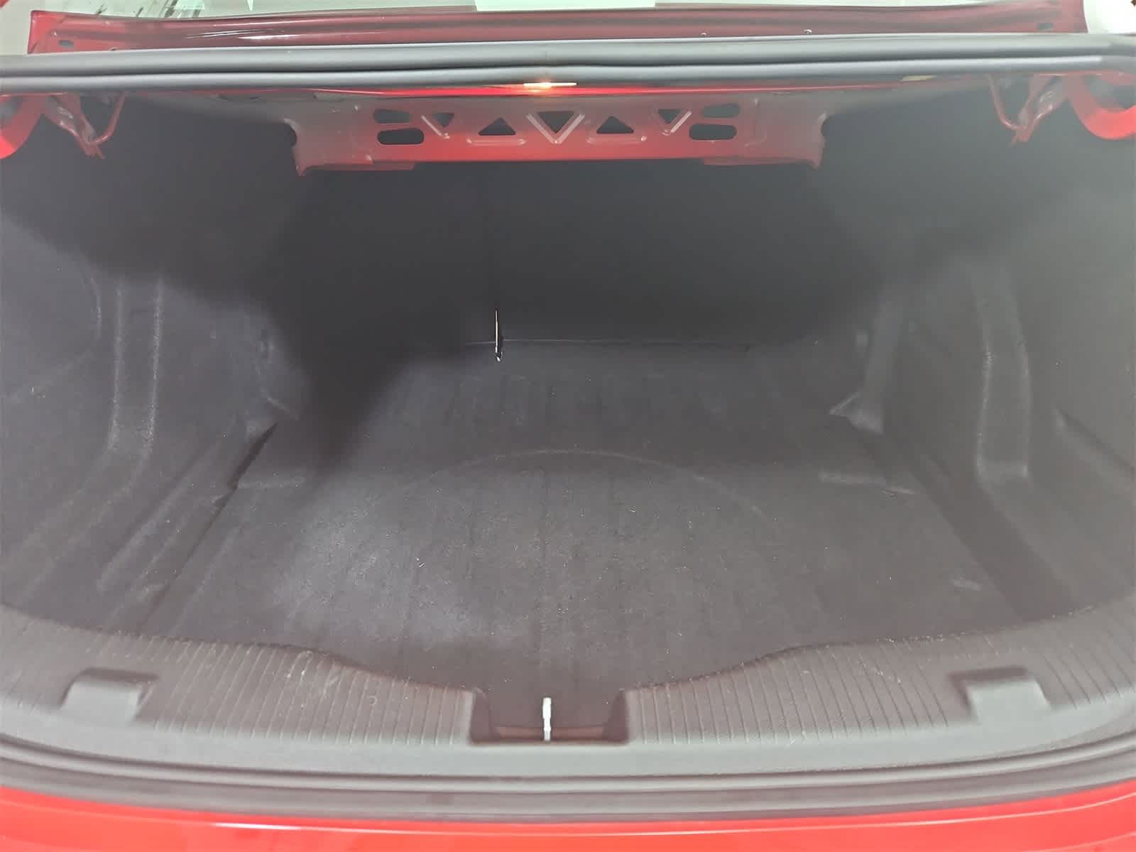 Thumbnail: 2018 Chevrolet Cruze - 32