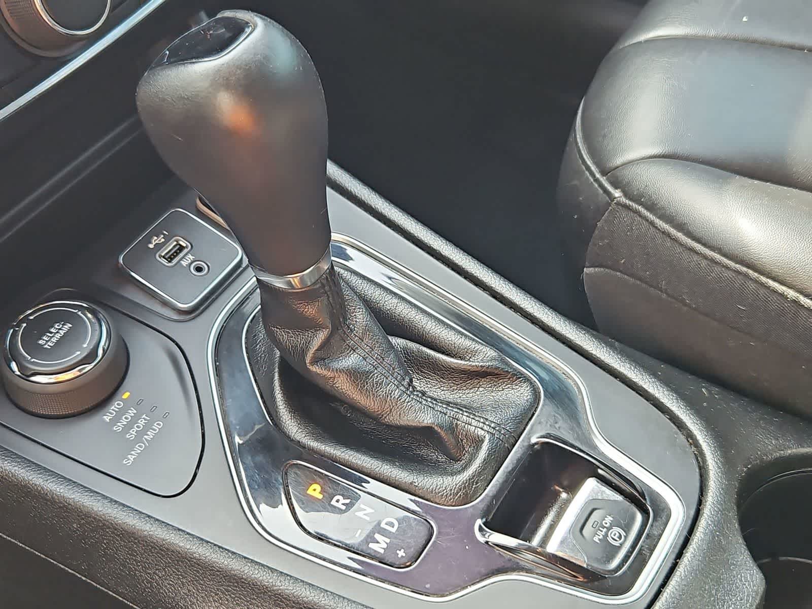 Thumbnail: 2019 Jeep Cherokee - 31