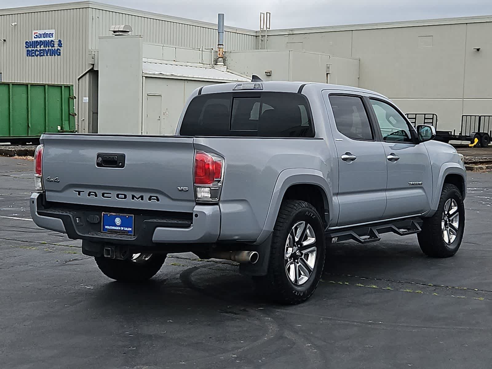 Thumbnail: 2018 Toyota Tacoma - 6