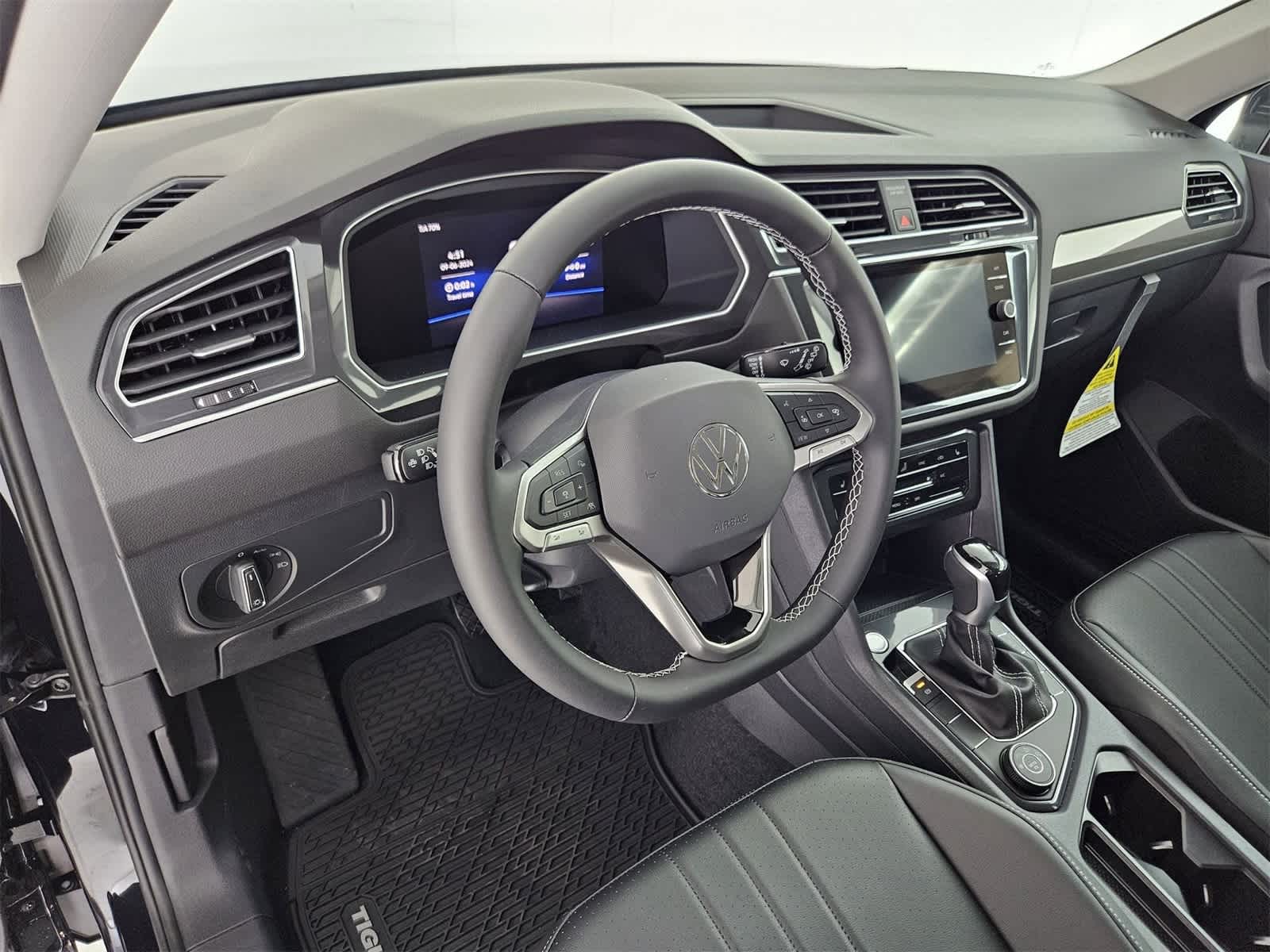 Thumbnail: 2024 Volkswagen Tiguan - 2