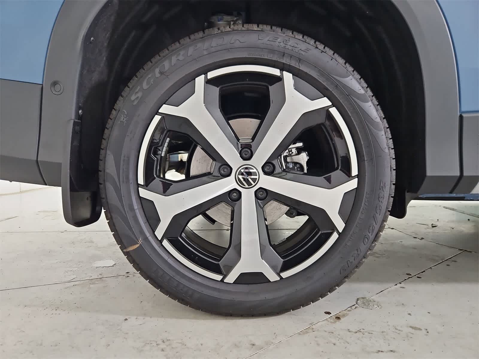 Thumbnail: 2025 Volkswagen Tiguan - 13