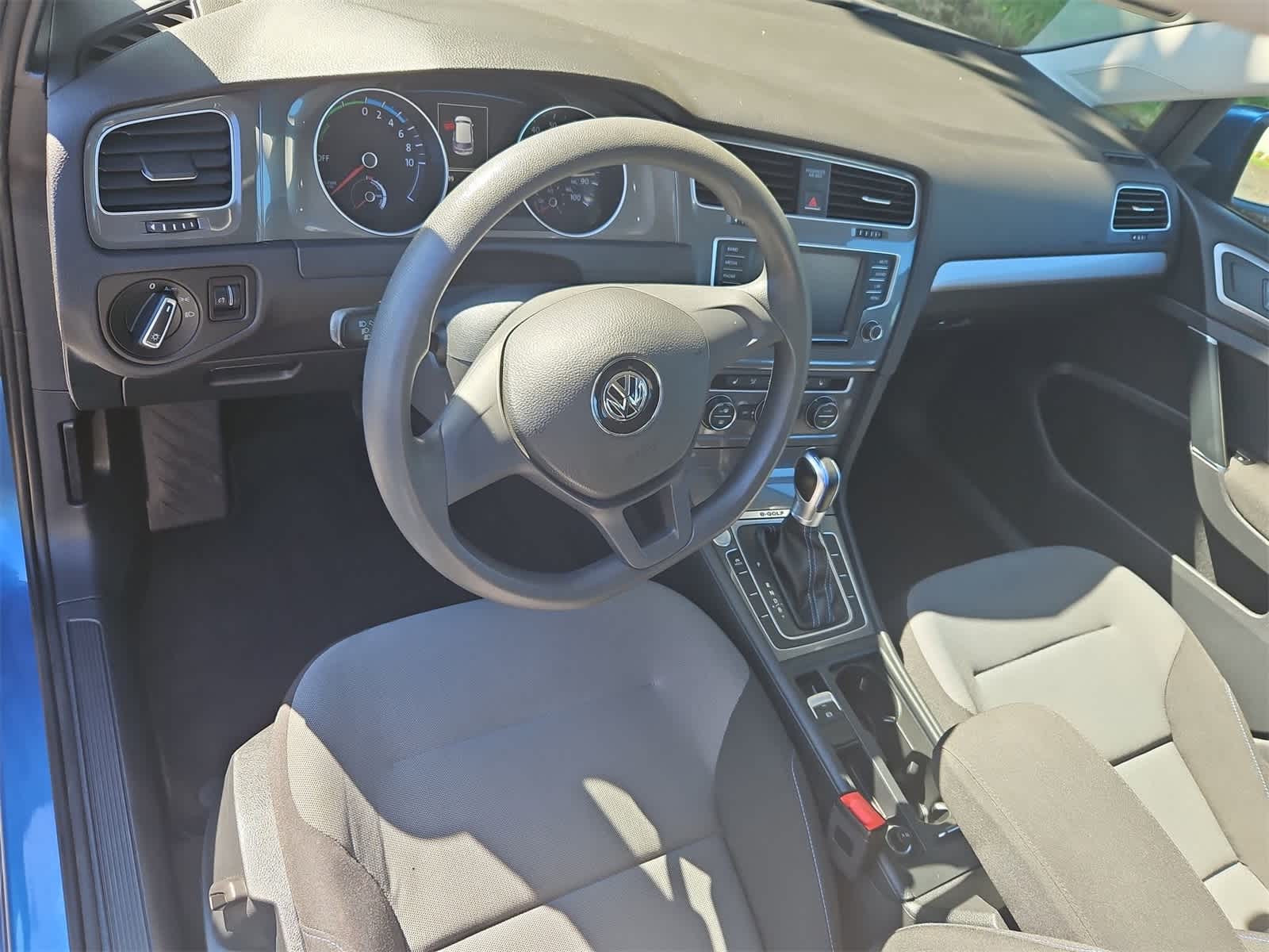 Thumbnail: 2016 Volkswagen e-Golf - 2