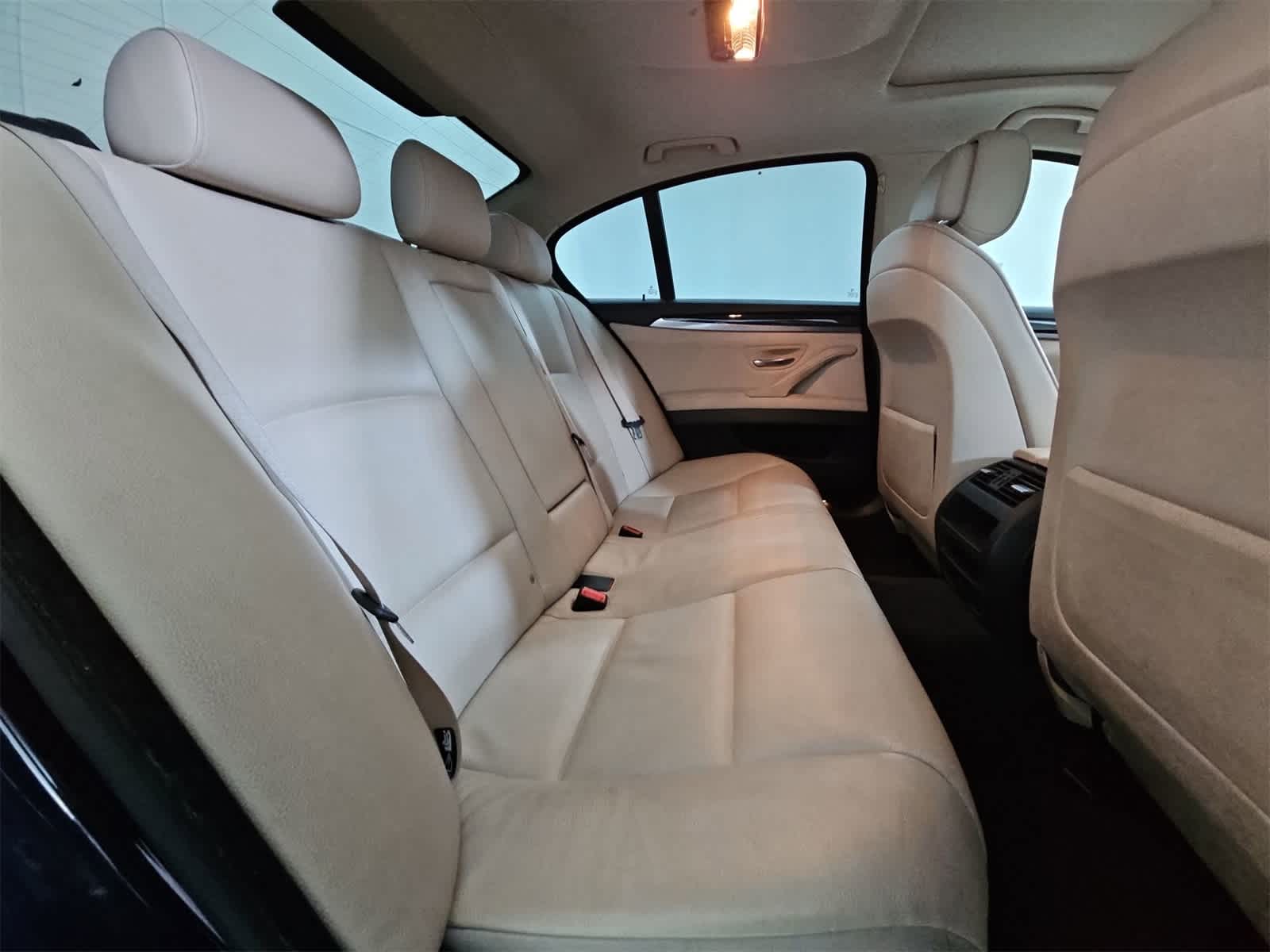 Thumbnail: 2011 BMW 5 Series - 21