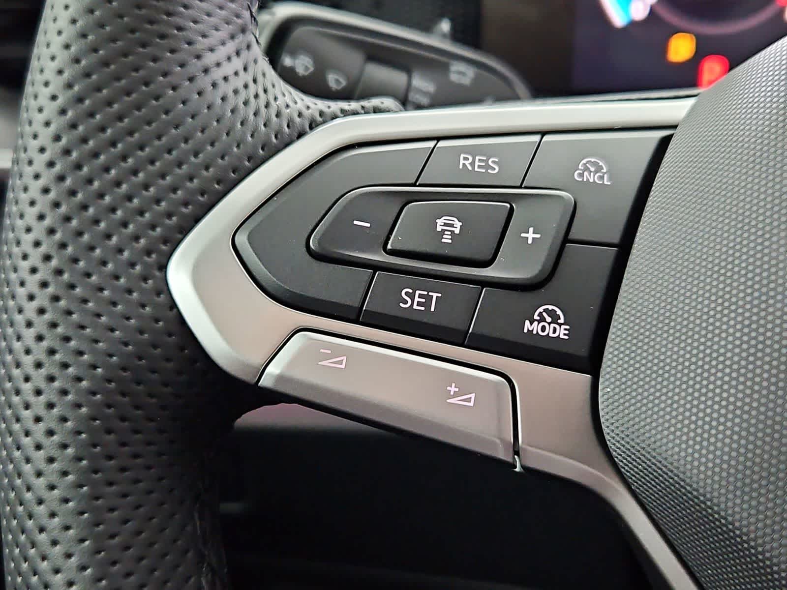 Thumbnail: 2026 Volkswagen Tiguan - 25