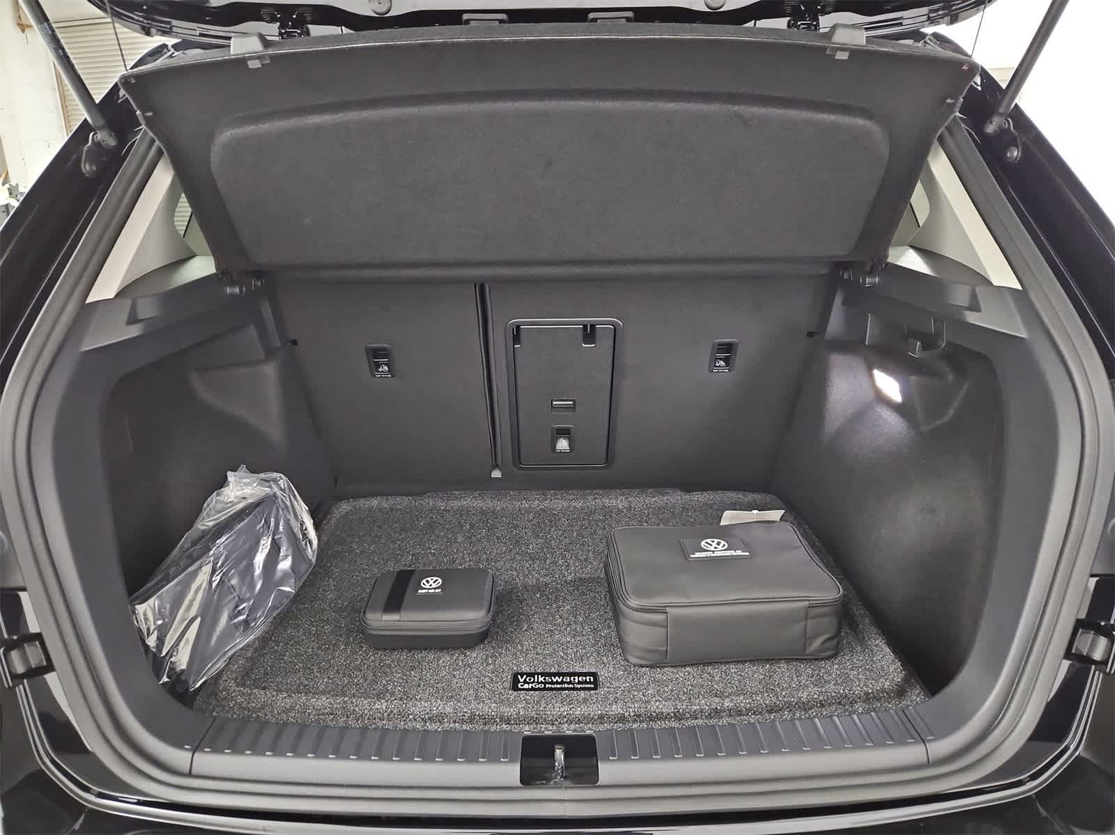 Thumbnail: 2025 Volkswagen Taos - 34