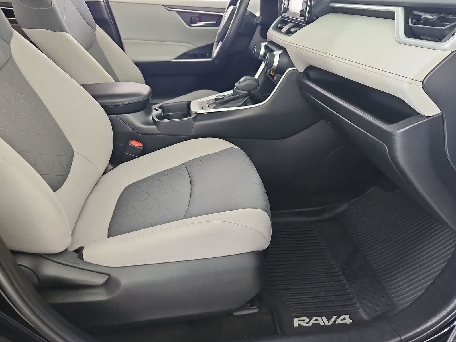 Thumbnail: 2020 Toyota RAV4 - 22