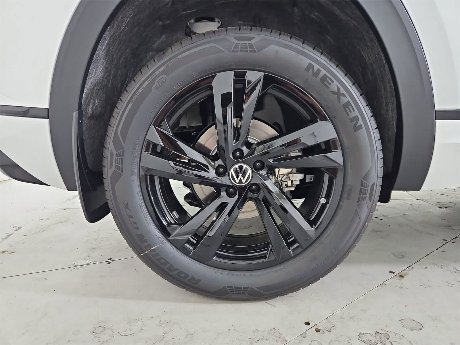 Thumbnail: 2026 Volkswagen Atlas - 13