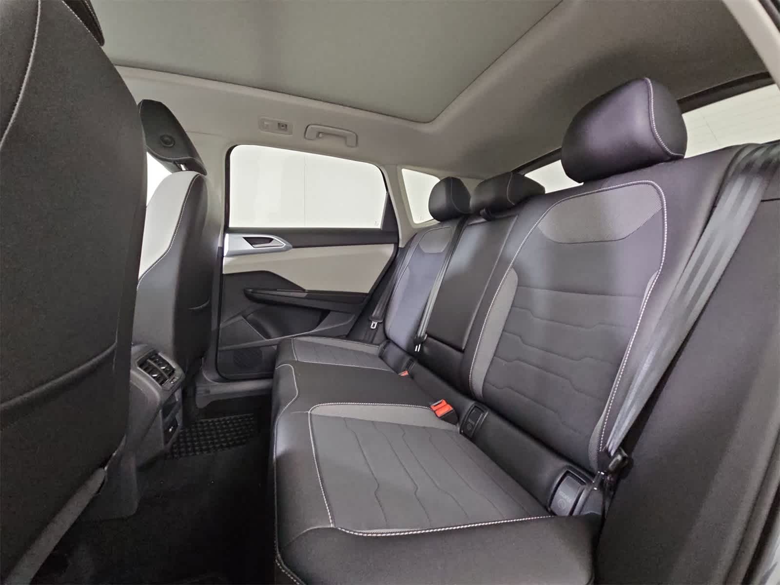 Thumbnail: 2025 Volkswagen Taos - 20