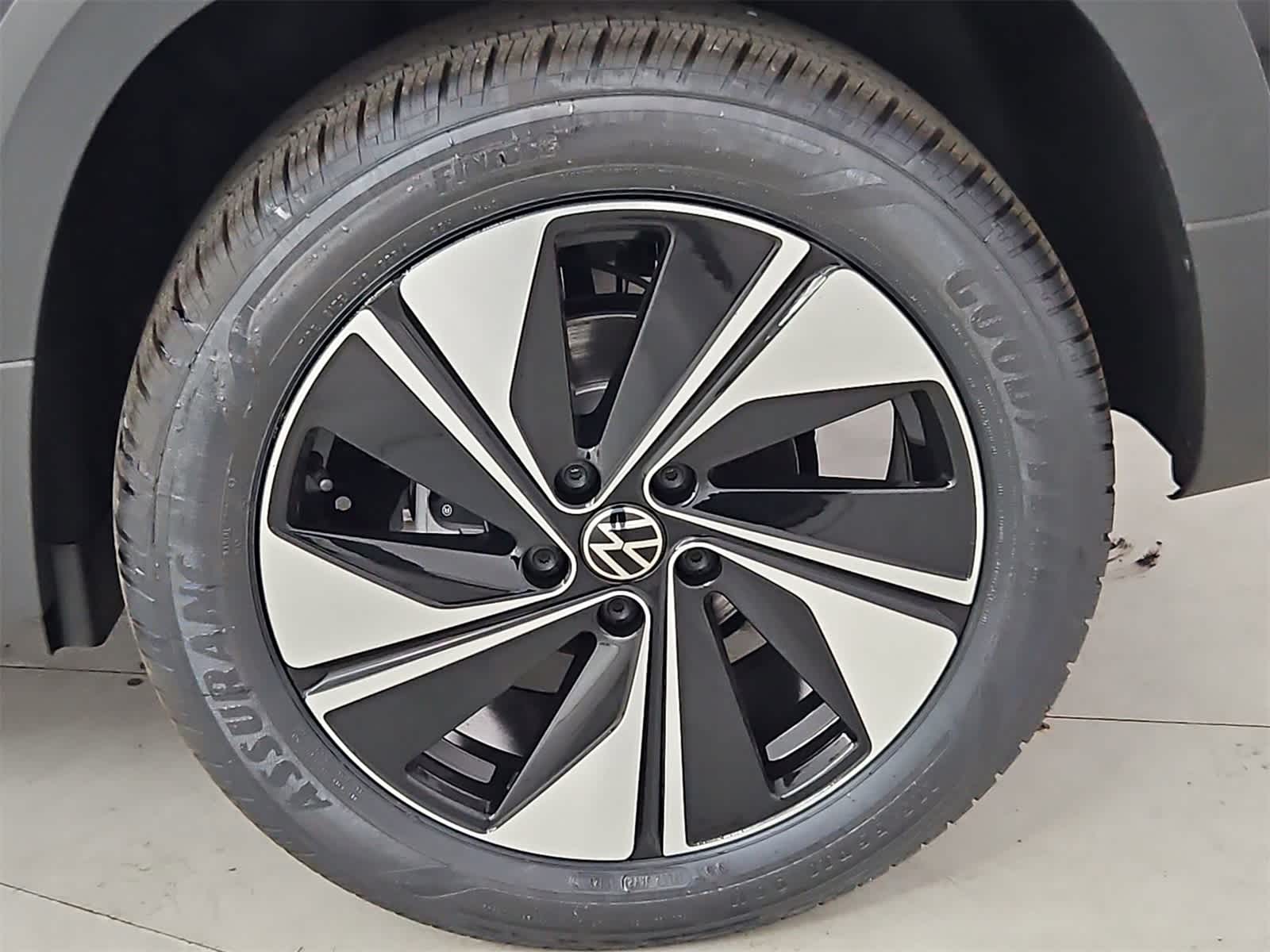 Thumbnail: 2025 Volkswagen Taos - 13