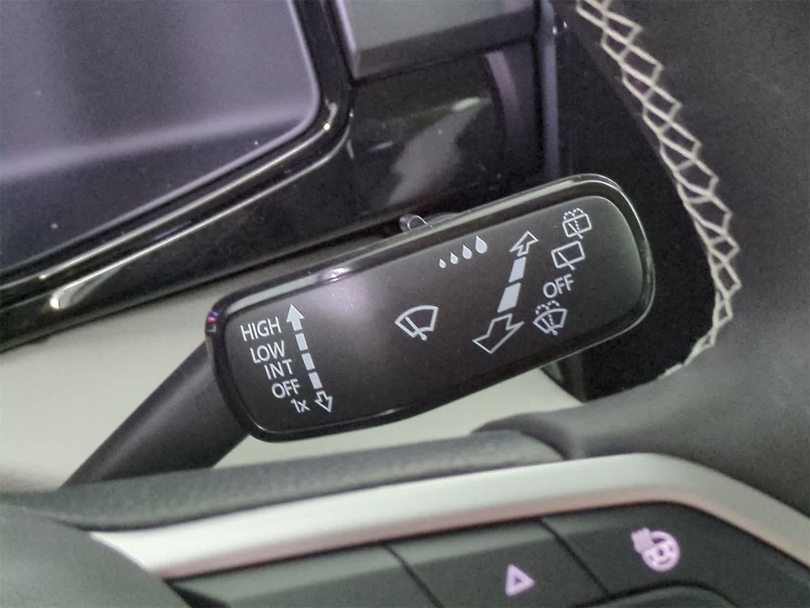 Thumbnail: 2025 Volkswagen Taos - 25