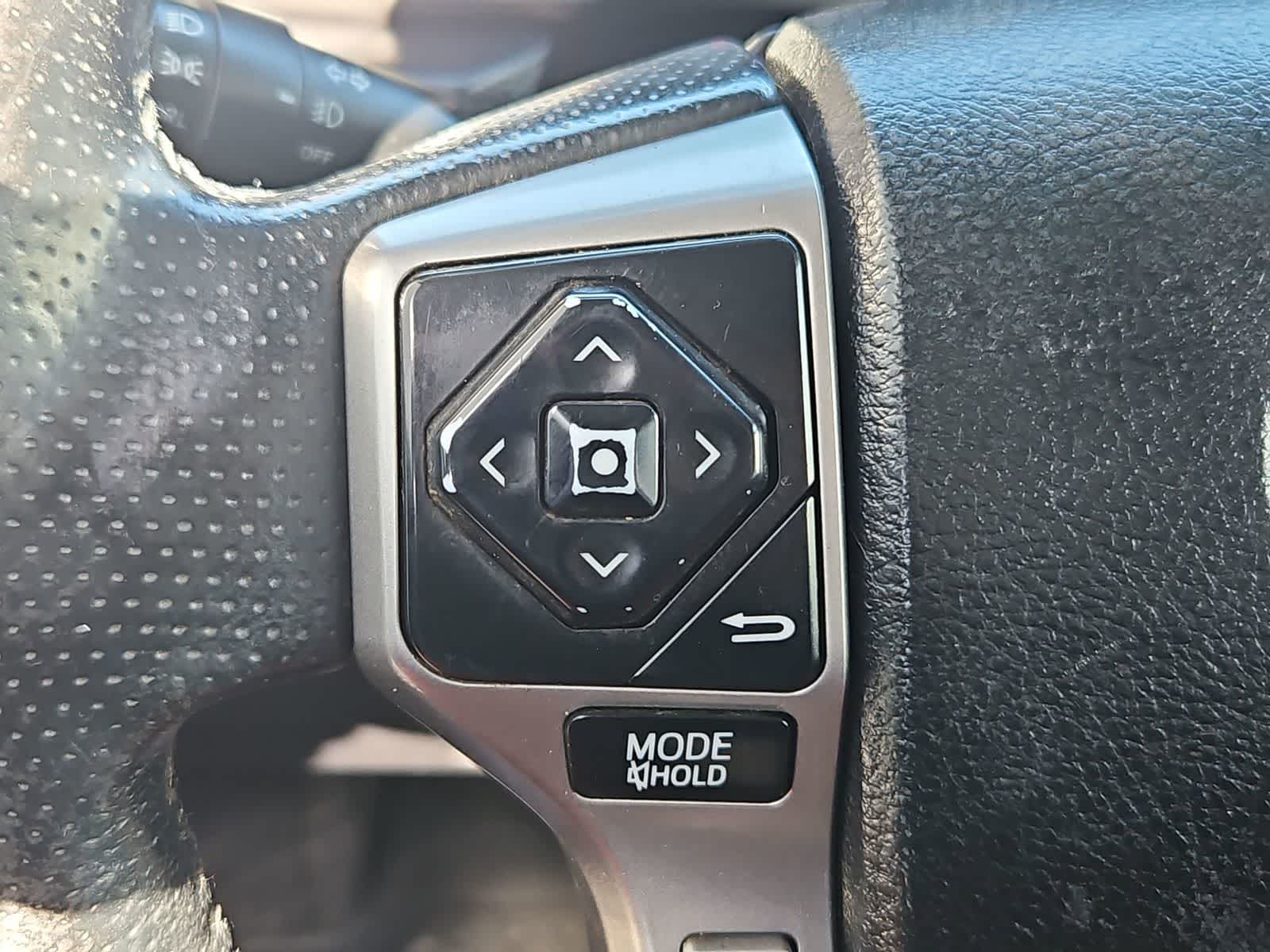 Thumbnail: 2018 Toyota 4Runner - 23