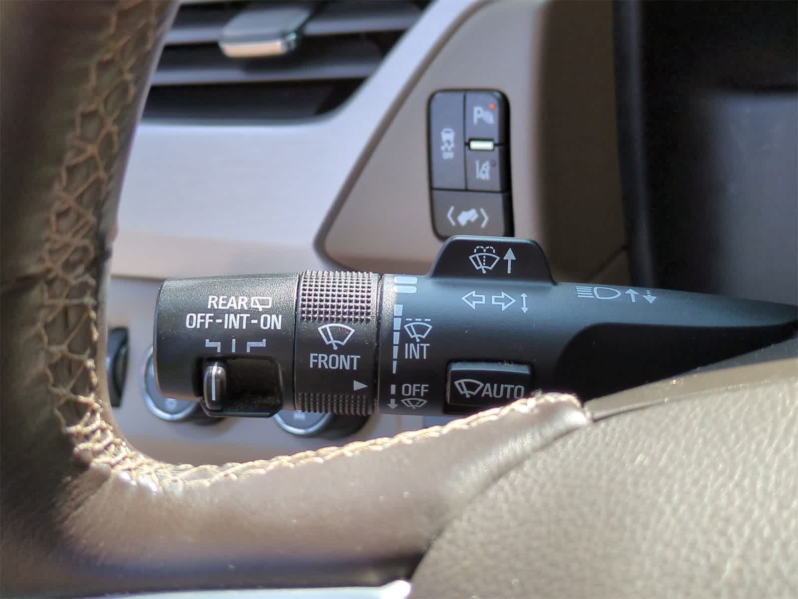 Thumbnail: 2015 GMC Yukon XL - 26