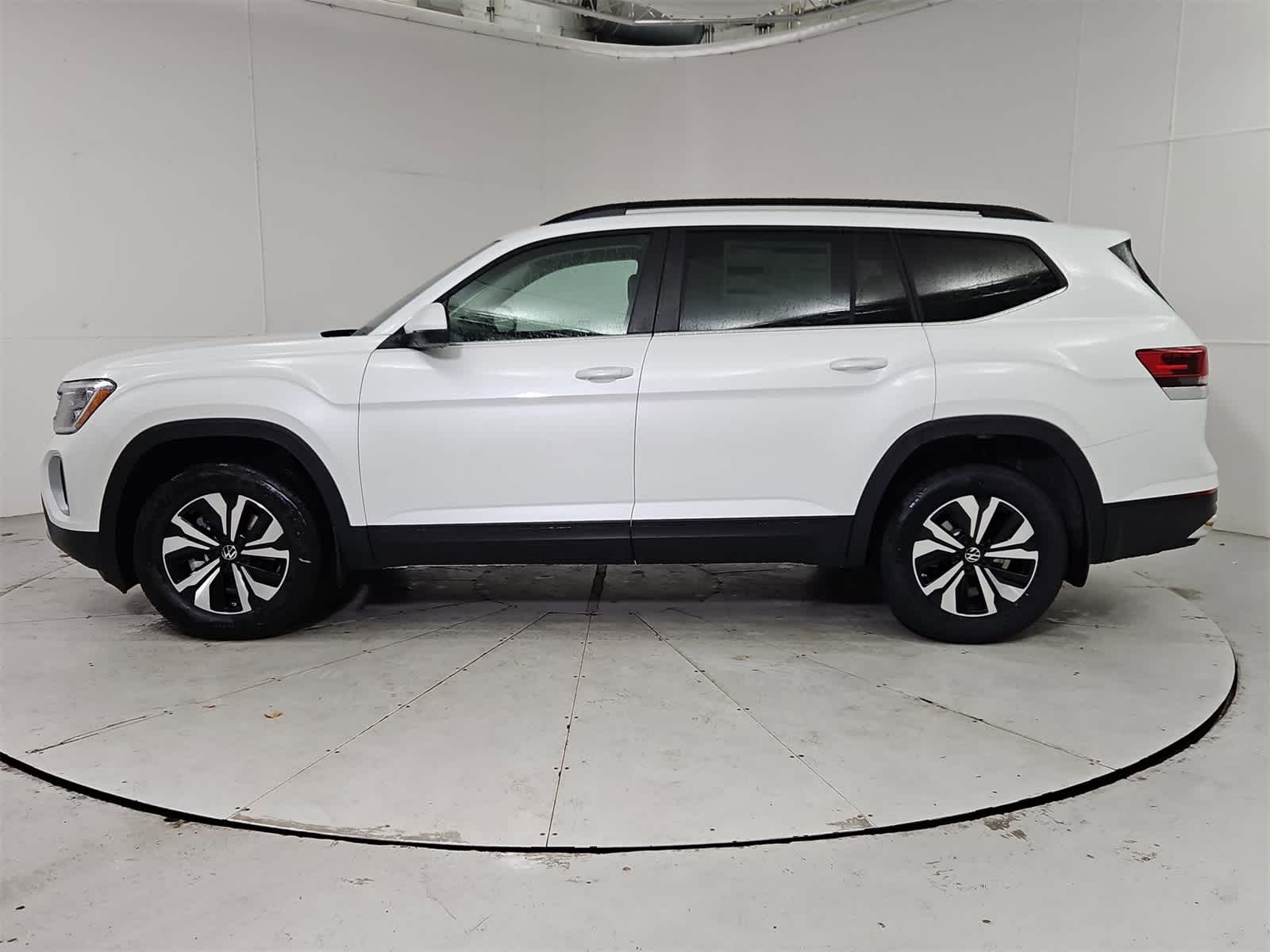 Thumbnail: 2026 Volkswagen Atlas - 3