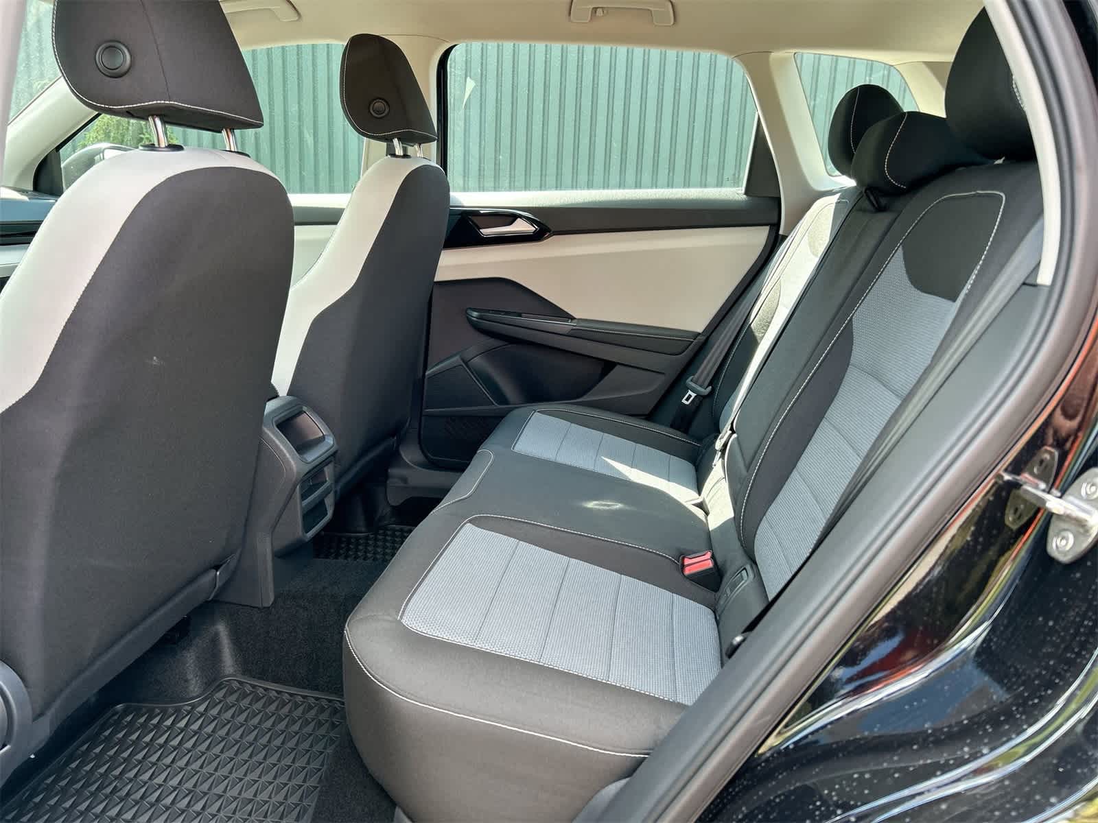 Thumbnail: 2025 Volkswagen Taos - 19