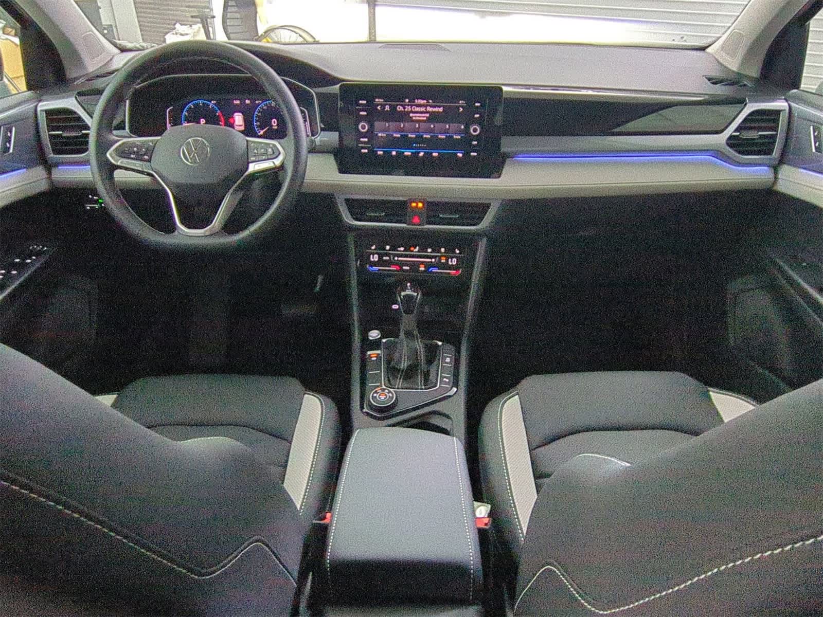 Thumbnail: 2025 Volkswagen Taos - 15