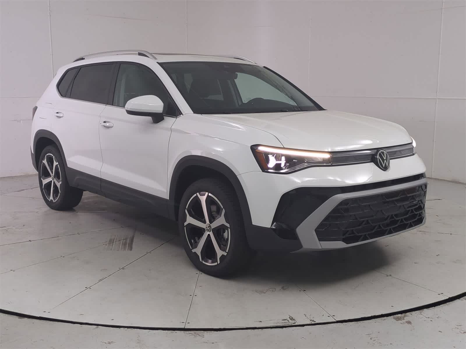 Thumbnail: 2025 Volkswagen Taos - 8