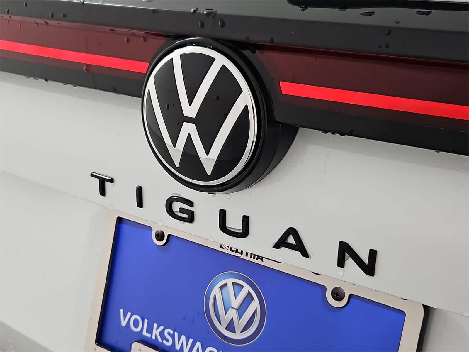Thumbnail: 2025 Volkswagen Tiguan - 12